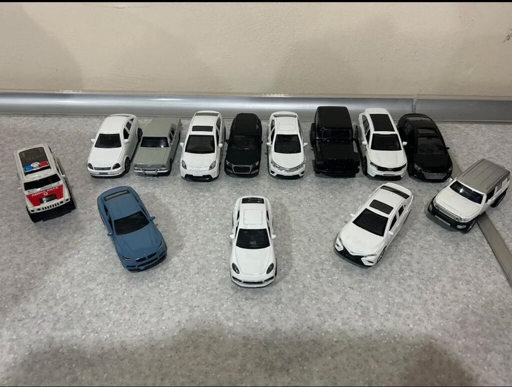 Kolleksiya üçün metal oyuncaq avtomobil dəsti - Müxtəlif markalı və — Mallar, Bakı (2)