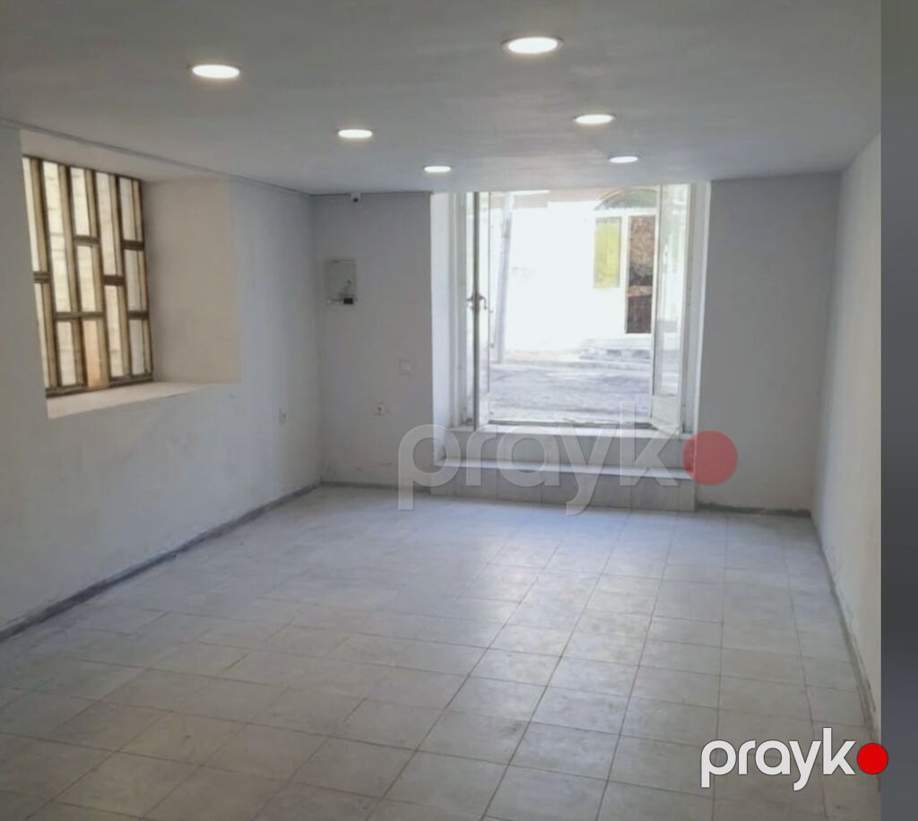 Obyekt – küçəyə çıxışı olan, vitrinli 30 kvatrat. Tualeti. Suyu — Daşınmaz əmlak, Bakı (5)