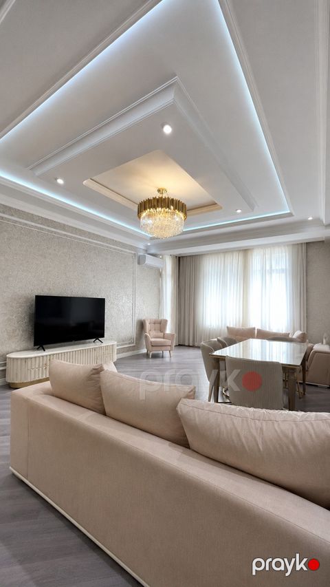 İcarəyə verilir 4 otaqlı yeni tikili 200 m²