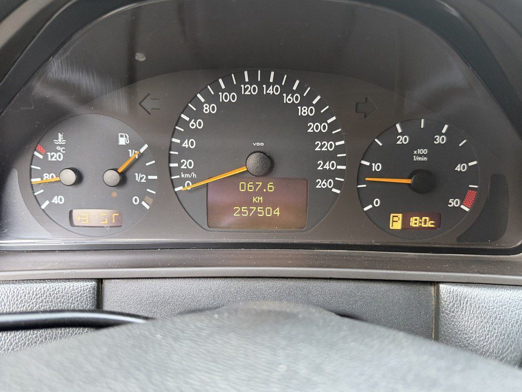 Mercedes E 270, 2.7 L, 2000 il, 257 000 km — Avtomobillər, Lənkəran (11)