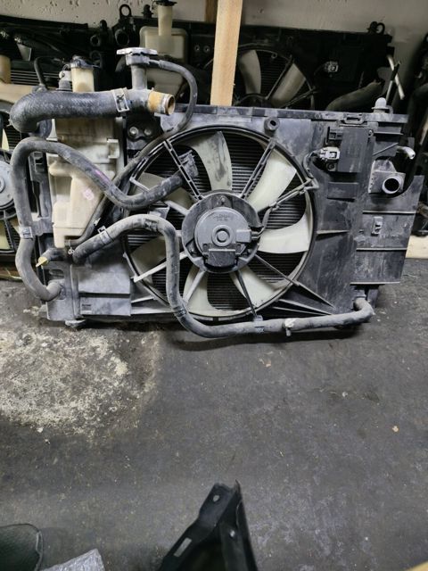 Toyota Fielder radiatoru — Bakı