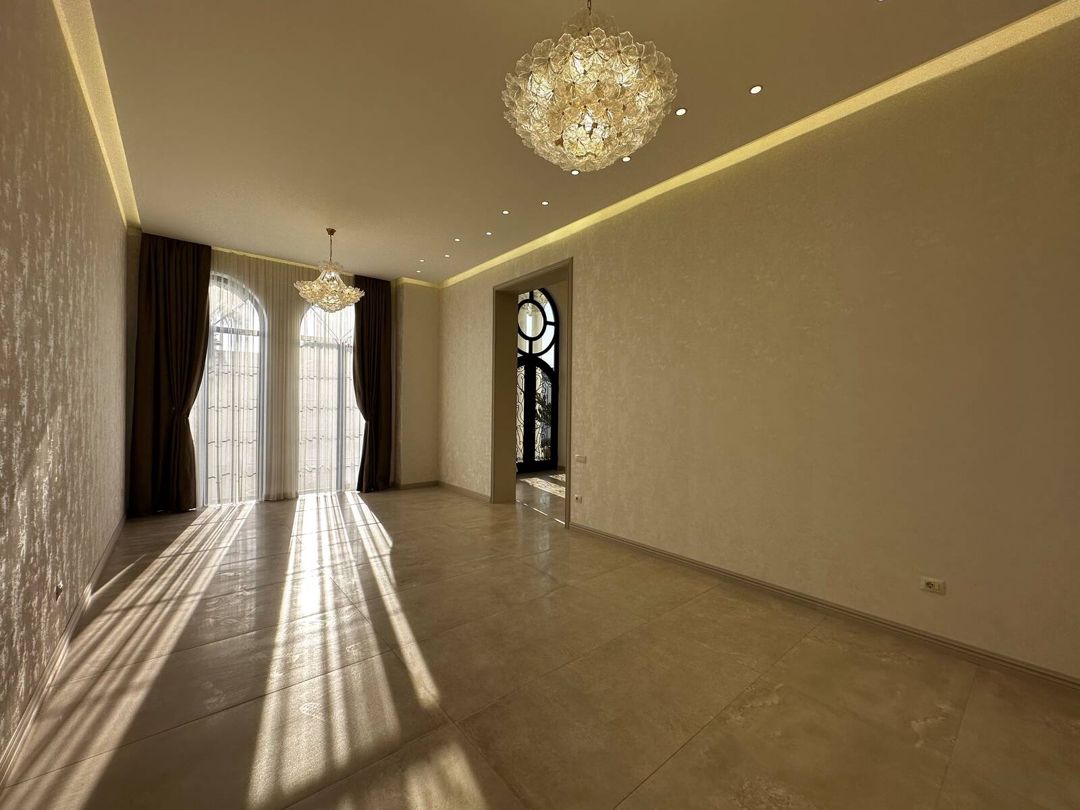 Satılır 4 otaqlı həyət evi/bağ evi 220 m² — Ev, villa, Bakı (11)