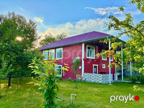 İcarəyə verilir 4 otaqlı həyət evi/bağ evi 200 m²