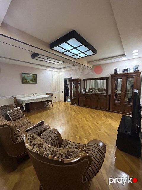 Satılır 3 otaqlı yeni tikili 125 m²