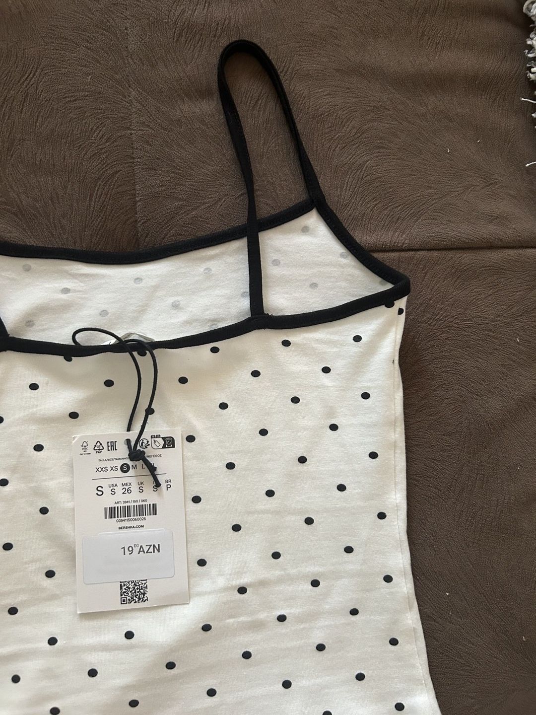 Mayka Bershka — Şəxsi əşyalar, Bakı (2)