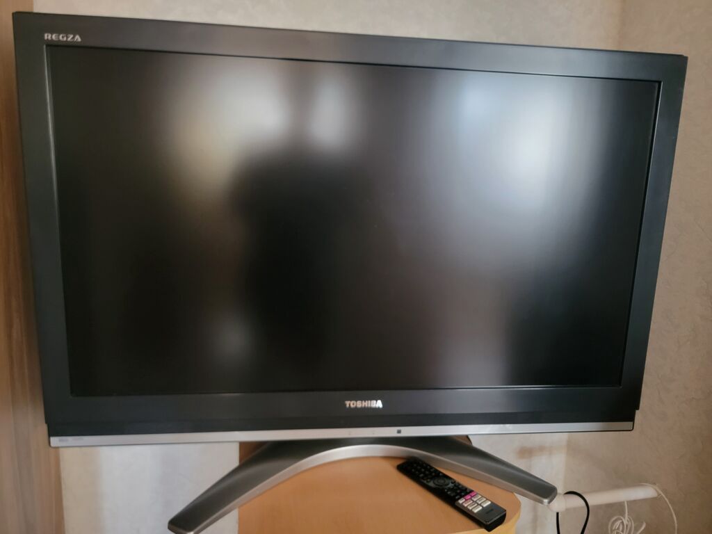 Toshiba REGZA LCD Televizor – Model 42A3500E - Ekran: 42 düym (LCD) -