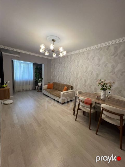 Satılır 2 otaqlı köhnə tikili 60 m²