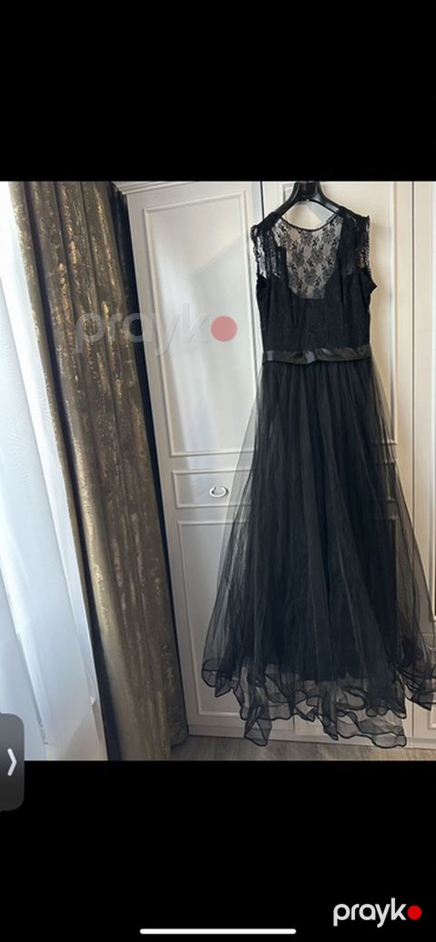 Qara maxi krujeva detallı ziyafət paltarı