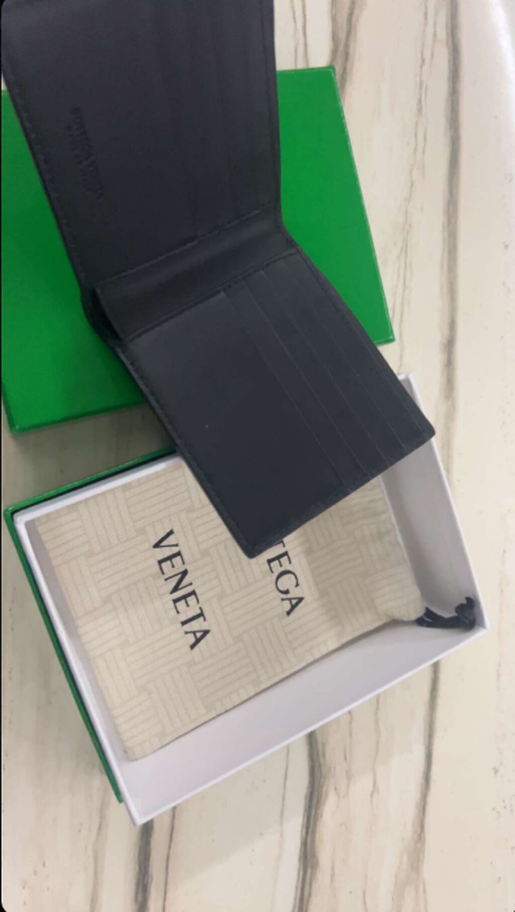 Bottega Veneta Intrecciato Bi‑Fold Wallet – orijinal - Rəng: qara - — Aksesuarlar, Bakı (2)