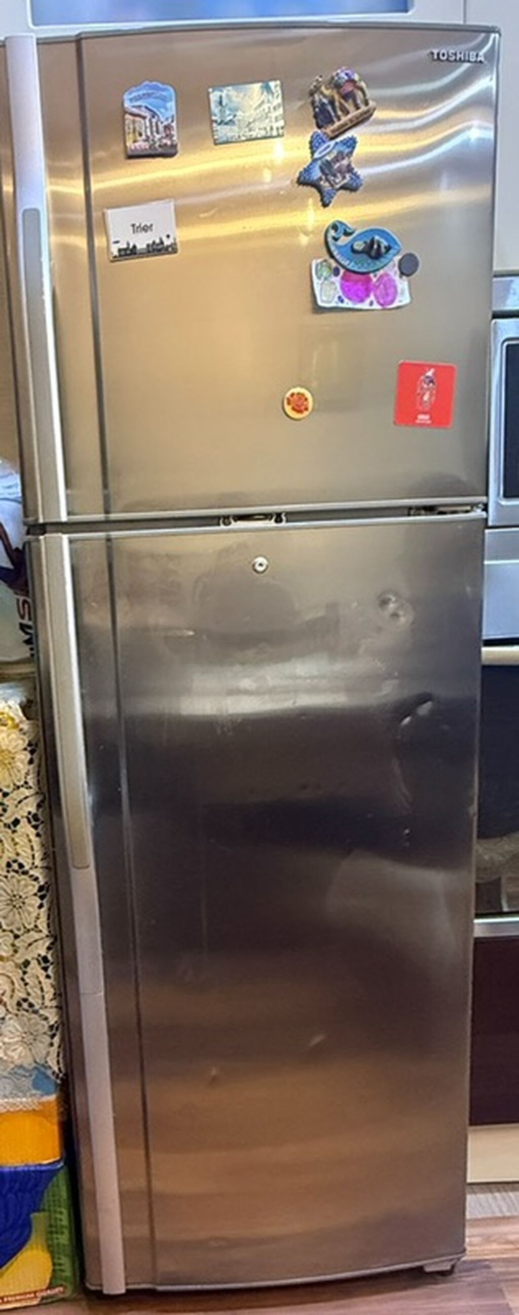 İşlənmiş 2 qapılı Toshiba Soyuducu Satılır, rəng - Gümüşü