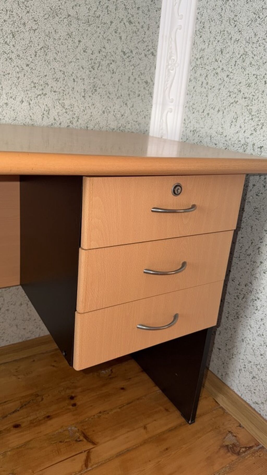 Düz masa, Stulsuz, Polkasız, Siyirməli, MDF — Mebel, Bakı (2)