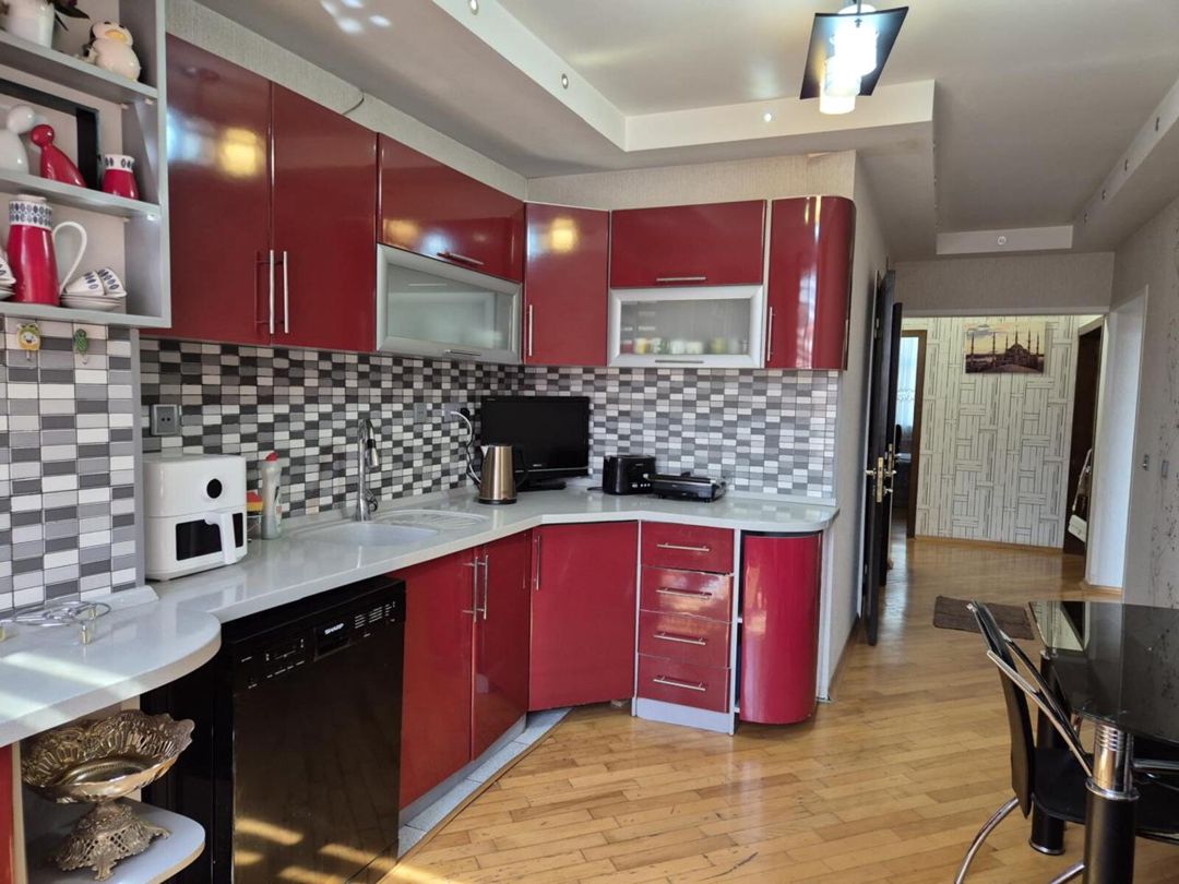 Satılır 4 otaqlı köhnə tikili 120 m² — Mənzil, Bakı (4)