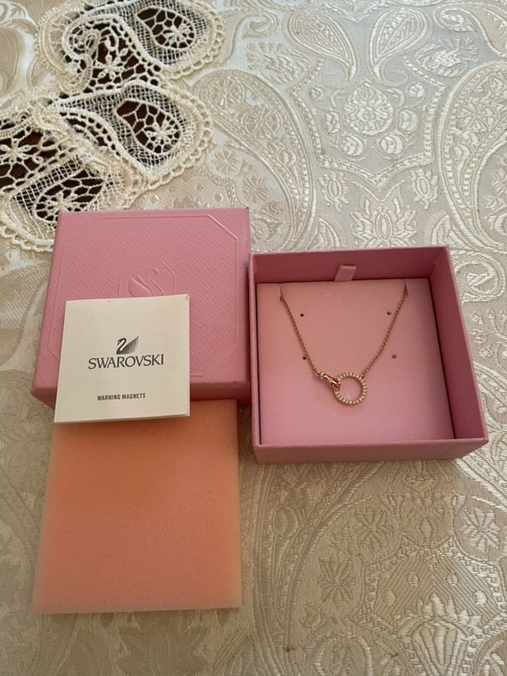 Original Swarovski boyunbağı təzədir qəti istifadə olunmayıb. Baha — Aksesuarlar, Bakı