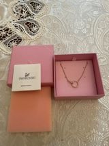 Original Swarovski boyunbağı təzədir qəti istifadə olunmayıb. Baha — Electronics