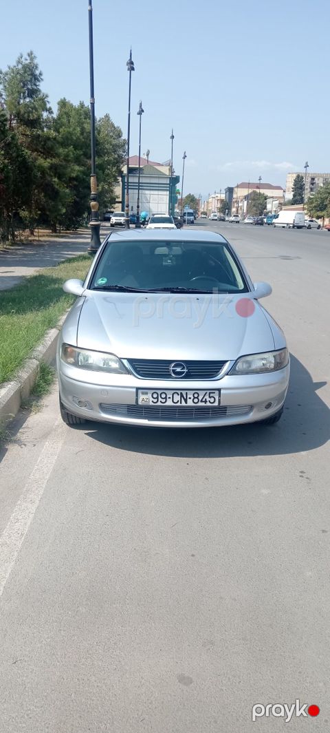 Opel Vectra: 1.8 l | 1999 il 327512 km Sedan