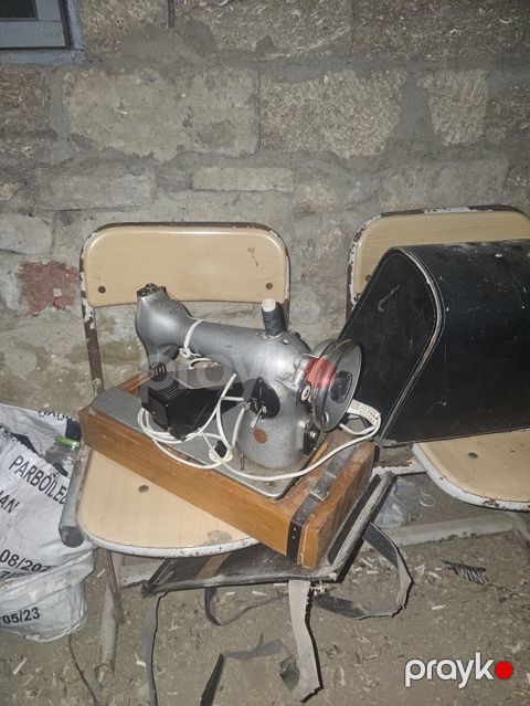 Elektrik tikiş maşını – portativ, mexaniki metal korpuslu model — Digah