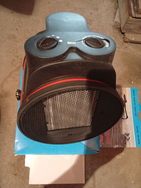 Sənaye tipli elektrik fan qızdırıcısı – 5 kW - Güc: 5 kW (5000 W) – — Ikinci əl kitablar 10ededi=22 azn