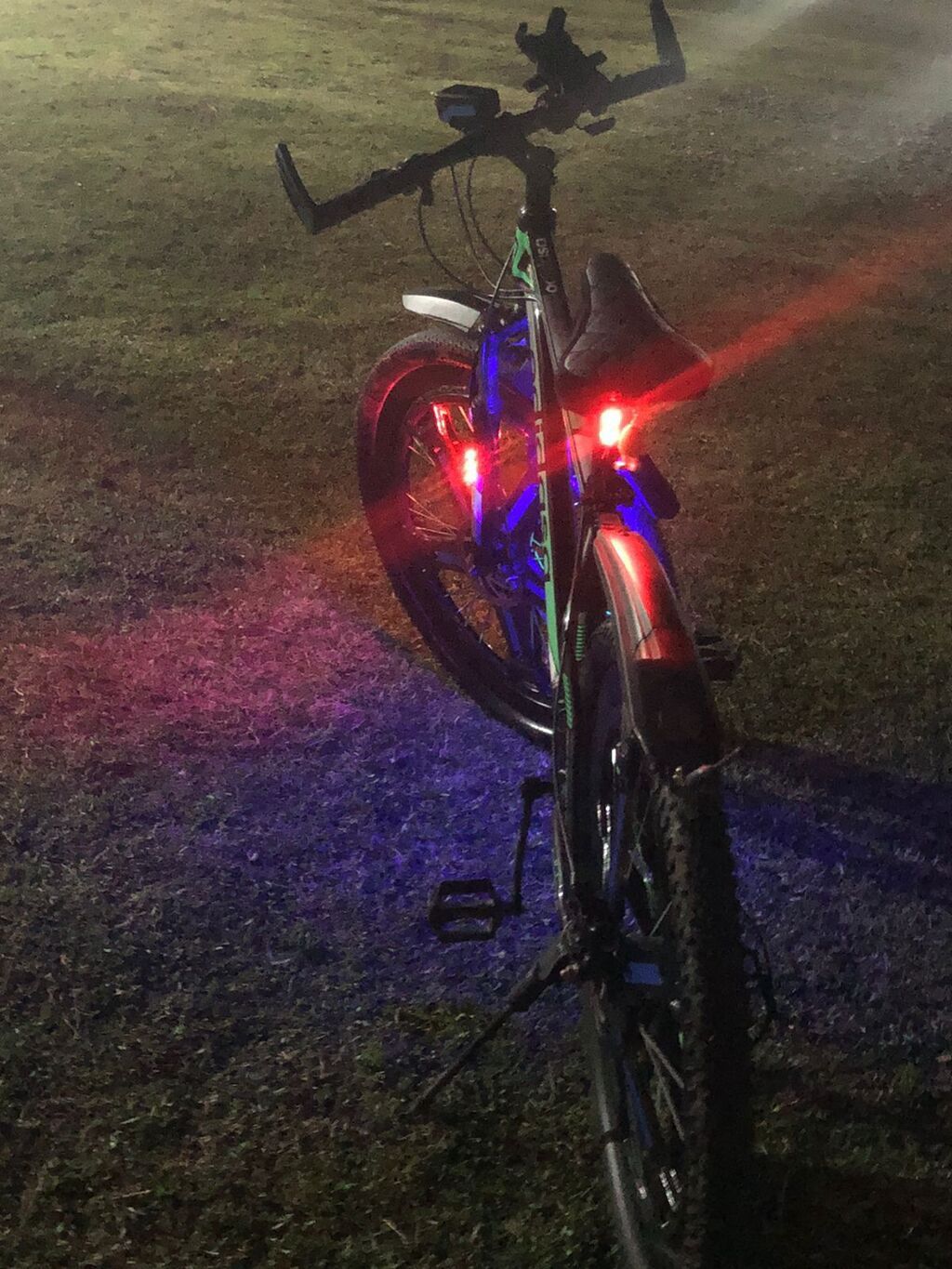 Fatbike tipli dağ velosipedi - Brend/model: Odidosa yazılı fatbike — Velosipedlər, Saatlı