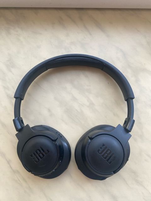 Qulaqlıq JBL tune 710bt — Bakı
