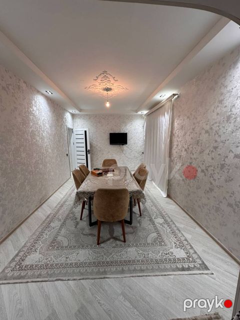 Satılır 2 otaqlı köhnə tikili 65 m²