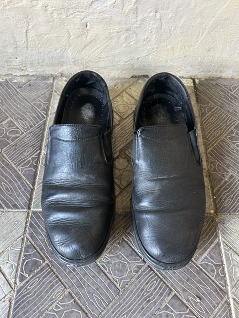 Qara rəngli kişi loaferləri - Model: Slip-on (bağsız), klassik loafer
