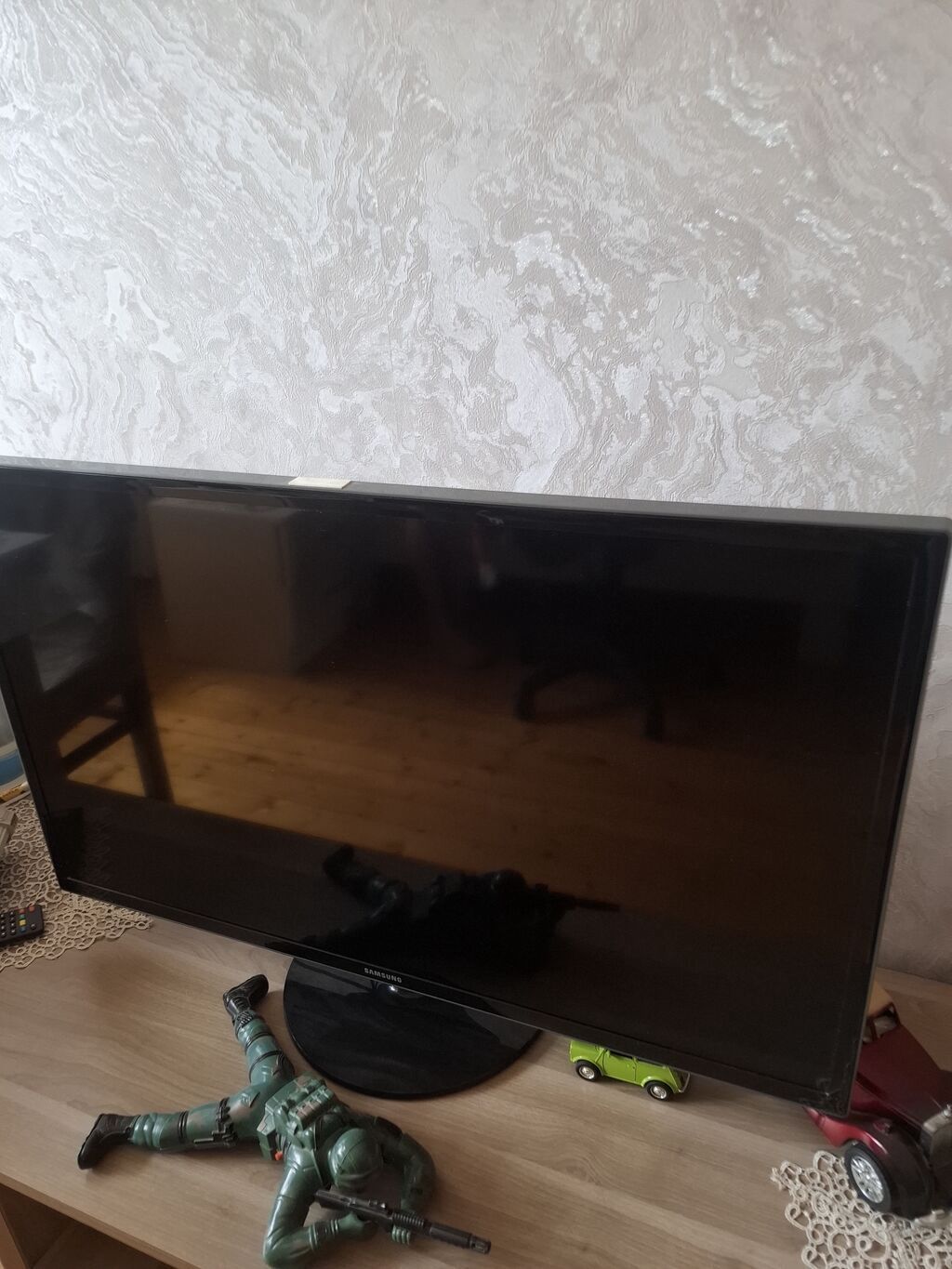 Samsung LED televizor - Ekran: təxminən 32" (80 sm ətrafı), geniş — Televizorlar, Saray (2)