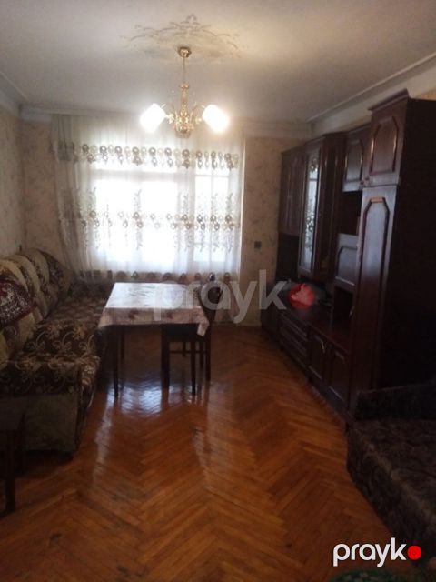 İcarəyə verilir 2 otaqlı köhnə tikili 60 m²