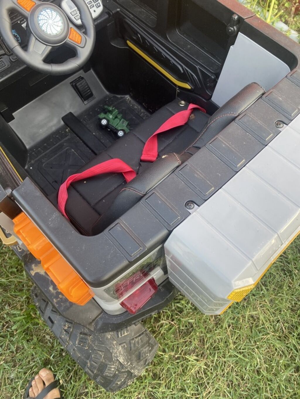 Uşaq üçün elektrikli off-road cip maşın - Korpus: boz rəngdə — Mallar, Göytəpə (5)