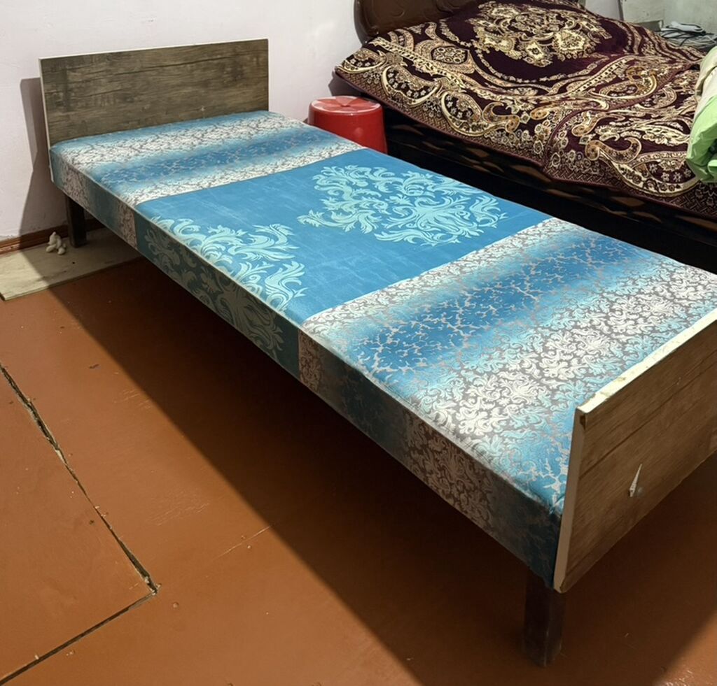 Tək nəfərlik taxta çarpayı 90×190 sm