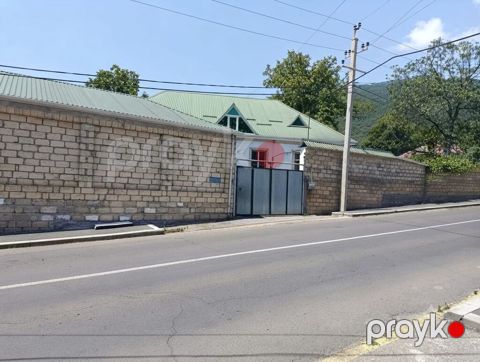 9 otaq, 300 kv. m, Yeni təmirli