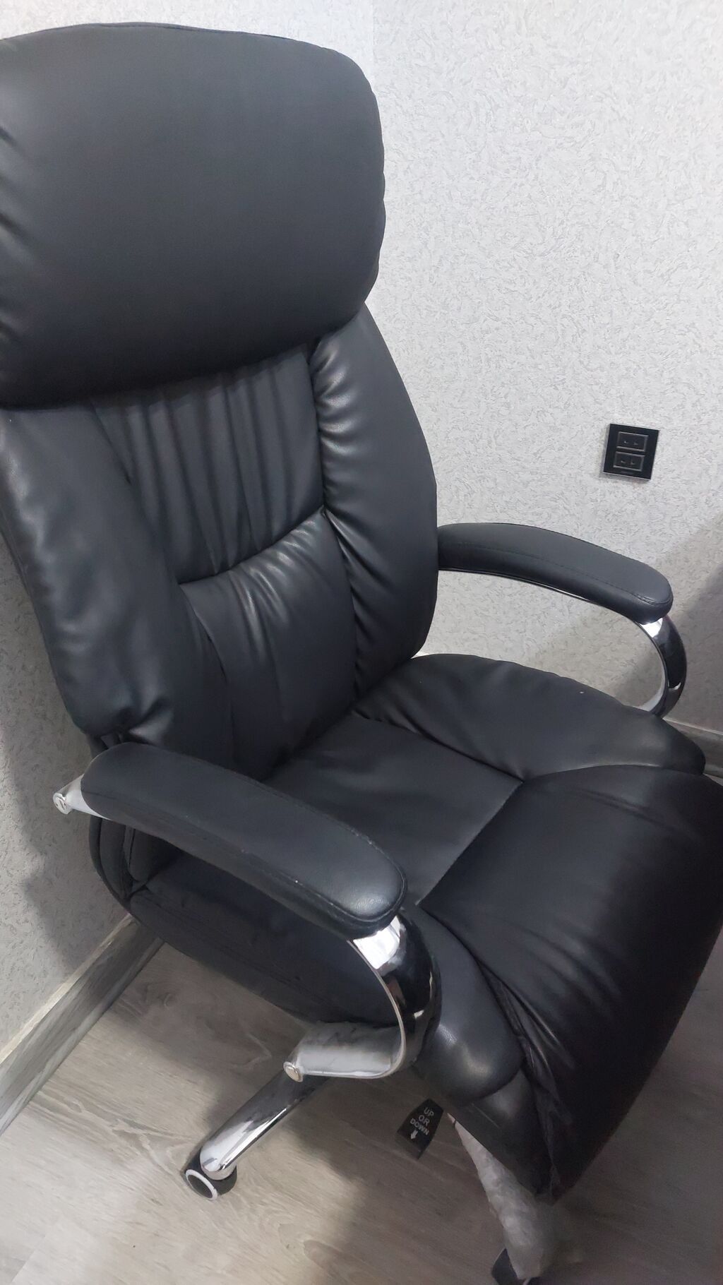 Ofis mebel dəsti – iş masasının komplekti. Az istifadə olunub. Təzədən — Ofis mebeli, Bakı (6)