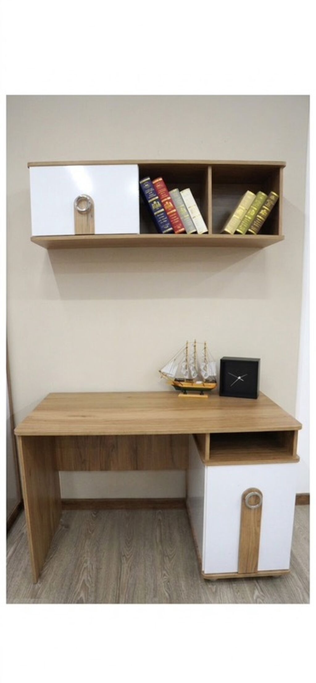 Komplekt iş masası satılır yaxşı vəziyyətdədir genişdir bölmələri var