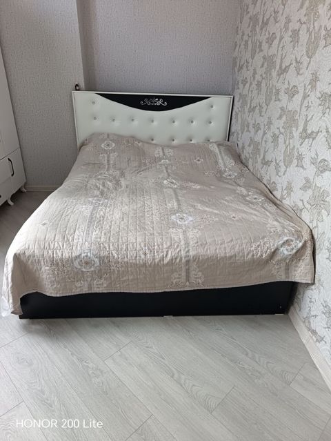 Çarpayı – ikinəfərlik - Ölçü: təxmini 160x200 sm (şəkillərə əsasən
