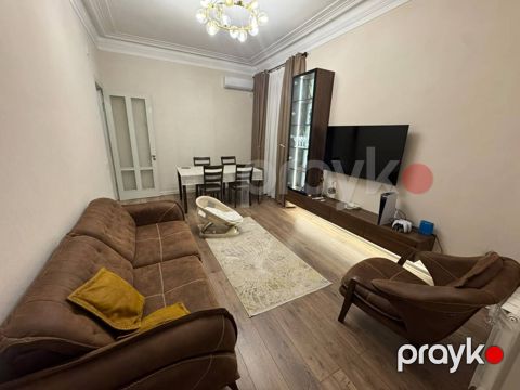Satılır 2 otaqlı köhnə tikili 65 m²