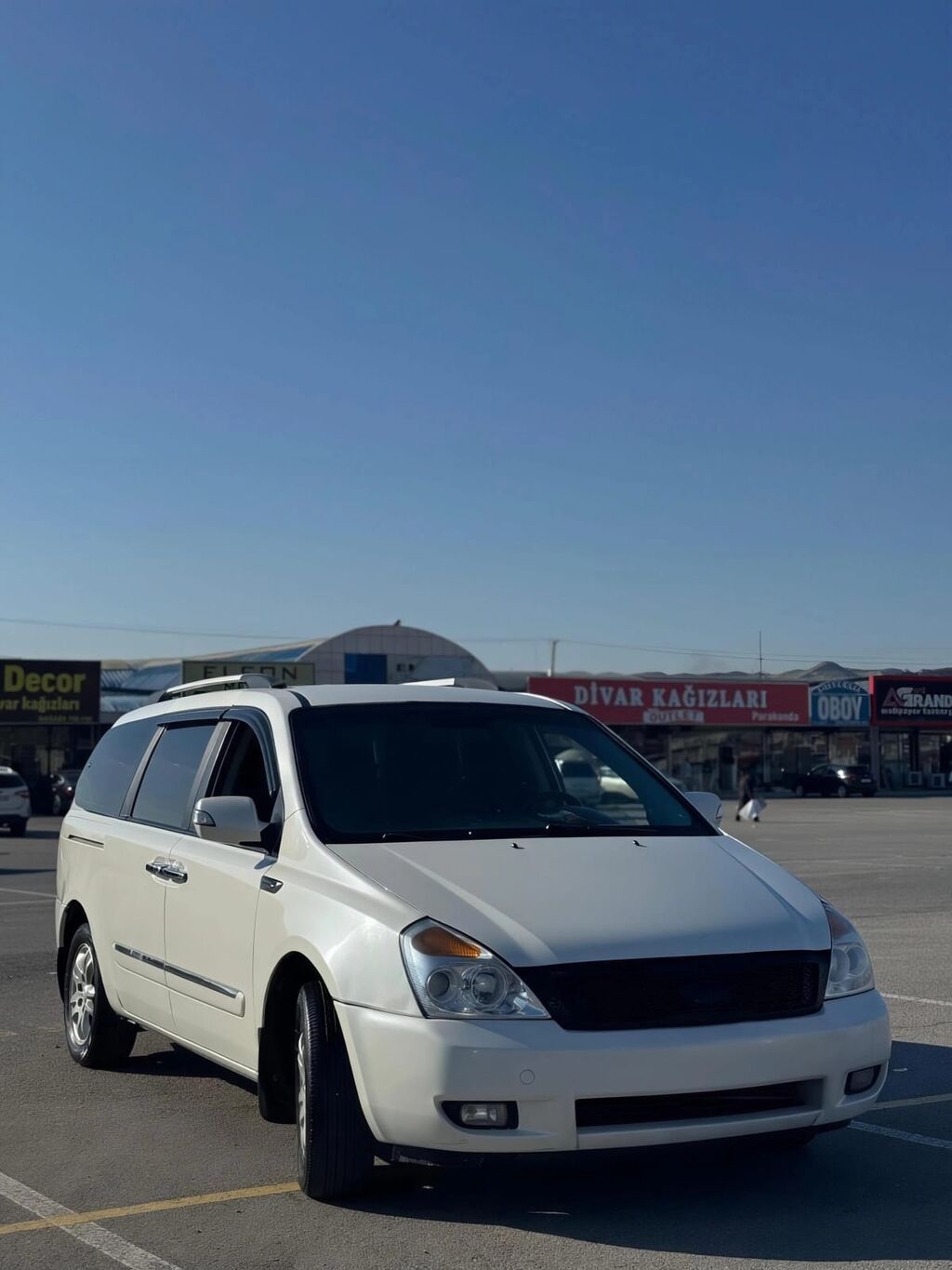 Kia Carnival: 2.2 l | 2011 il Van/Minivan