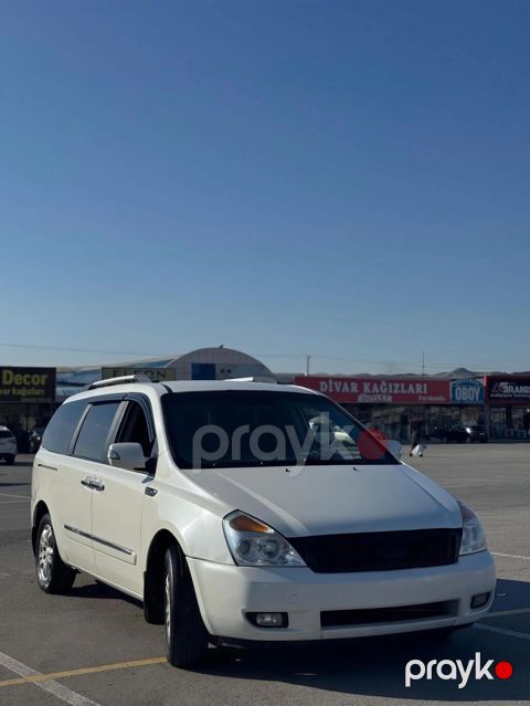 Kia Carnival: 2.2 l | 2011 il Van/Minivan
