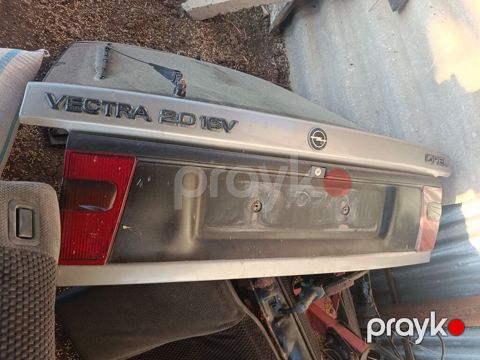 Opel Vectra üçün ehtiyat hissələri - Arxa baqaj qapağı: “Vectra 2.0