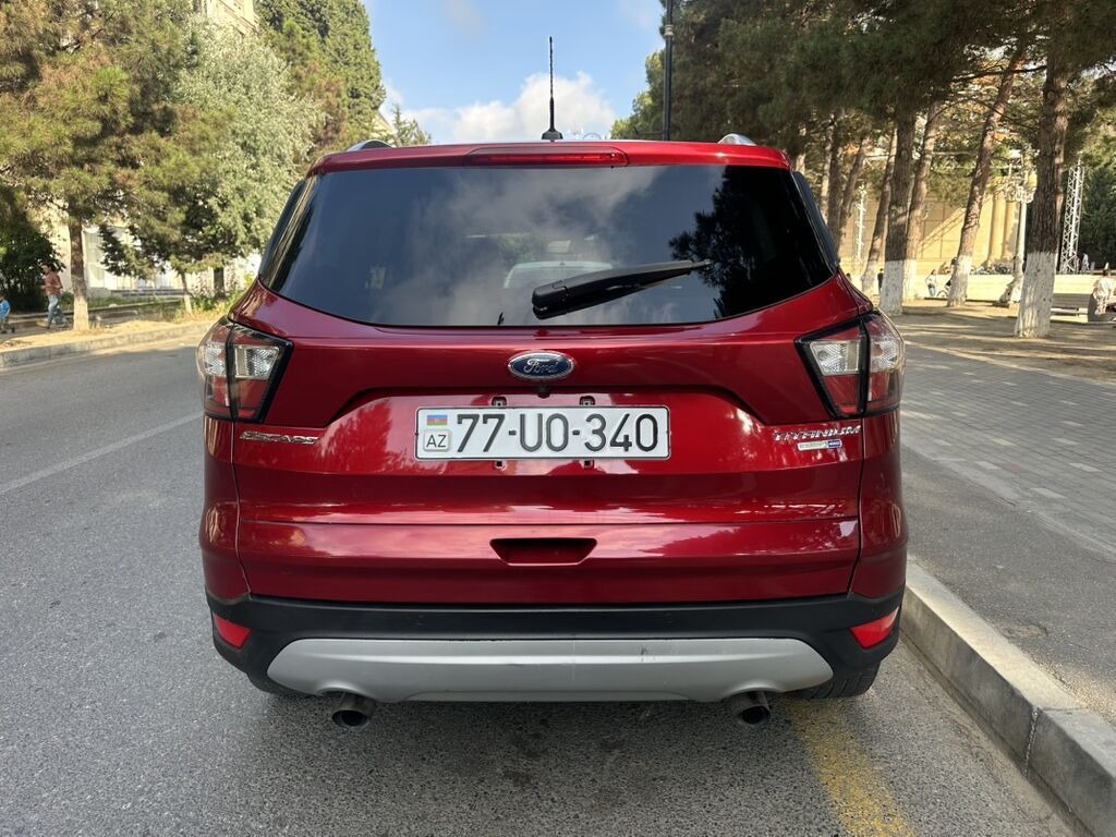 Ford Kuga: 1.5 l | 2017 il 248000 km Krossover — Avtomobillər, Masazır (2)