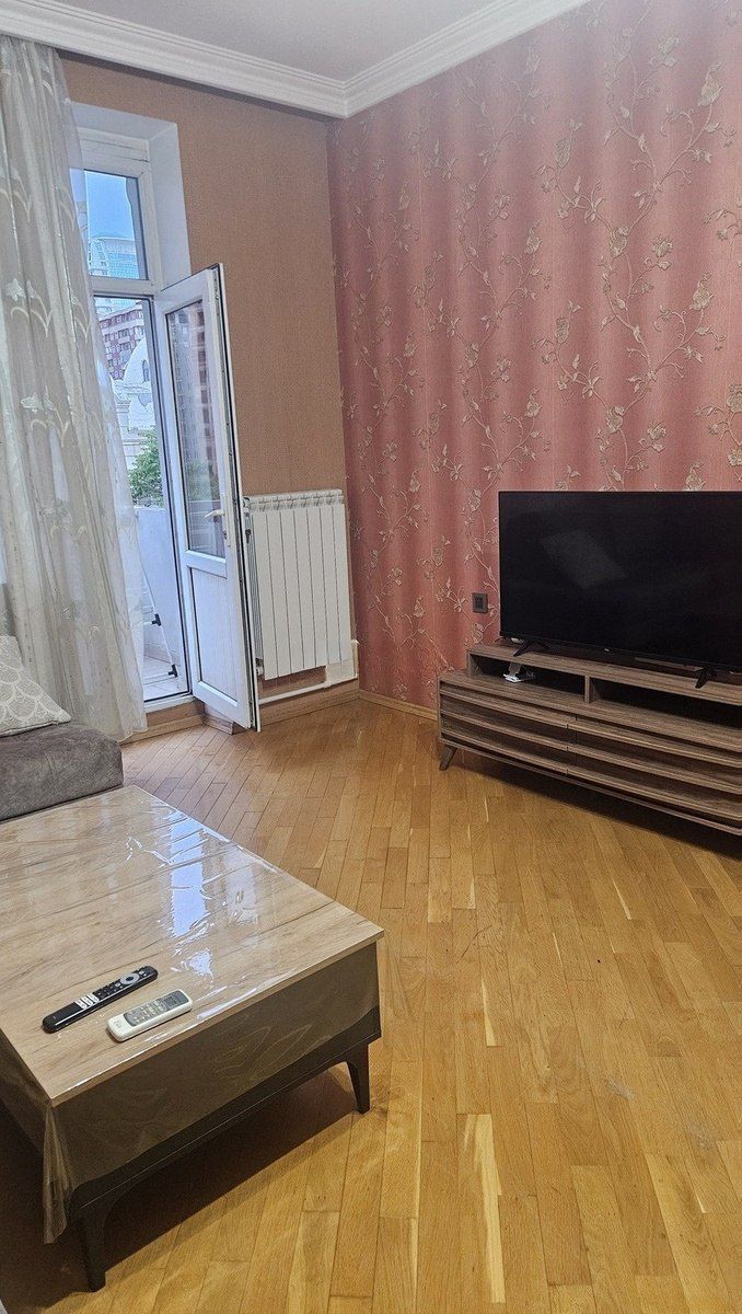 İcarəyə verilir 3 otaqlı köhnə tikili 85 m² — Mənzil, Bakı (2)