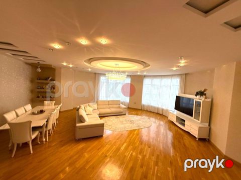 Satılır 4 otaqlı yeni tikili 242 m²