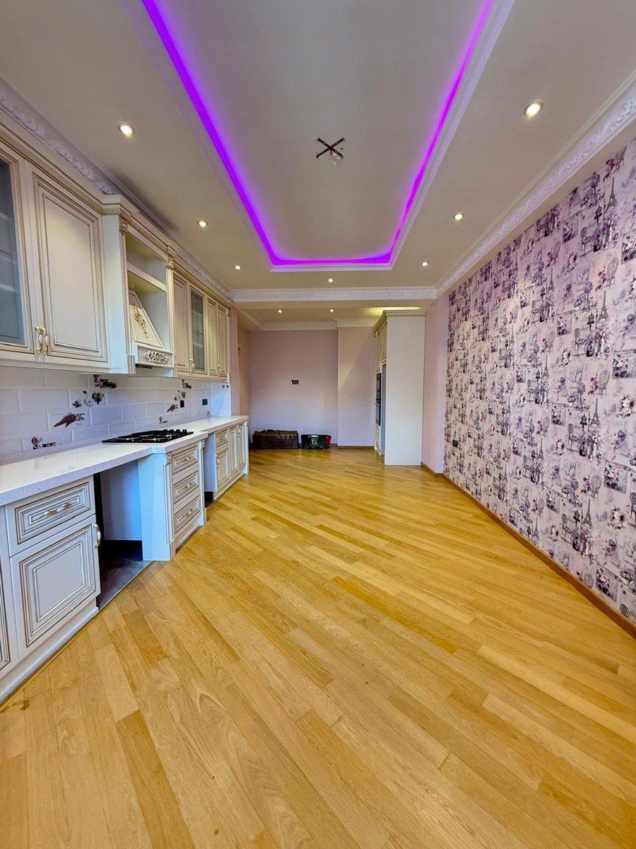 Satılır 4 otaqlı yeni tikili 217 m² — Mənzil, Bakı (11)