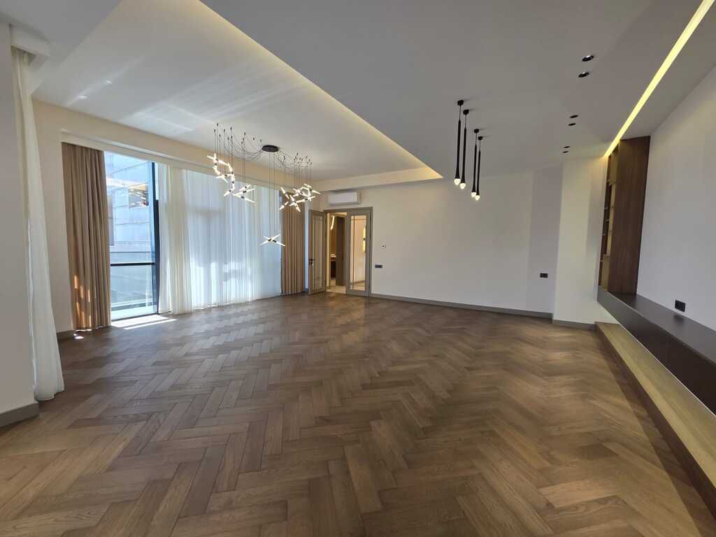 Satılır 4 otaqlı yeni tikili 200 m² — Mənzil, Bakı (2)