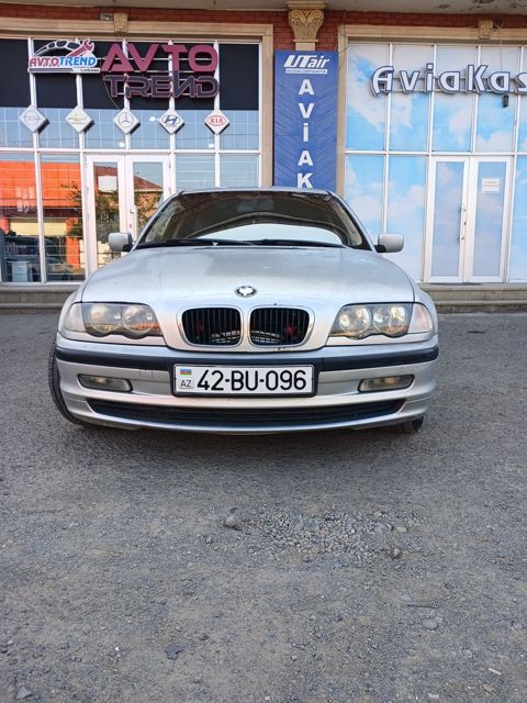 BMW 318, 1.9 L, 1998 il, 465 000 km
