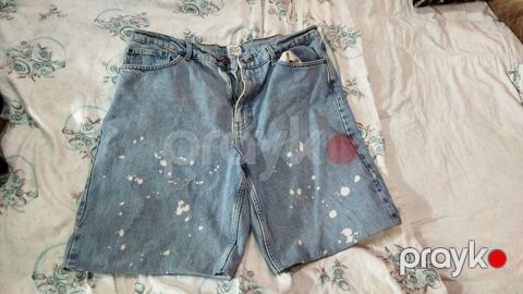 BDG markalı denim şort - Kəsim: geniş/uzun “baggy” şort silueti