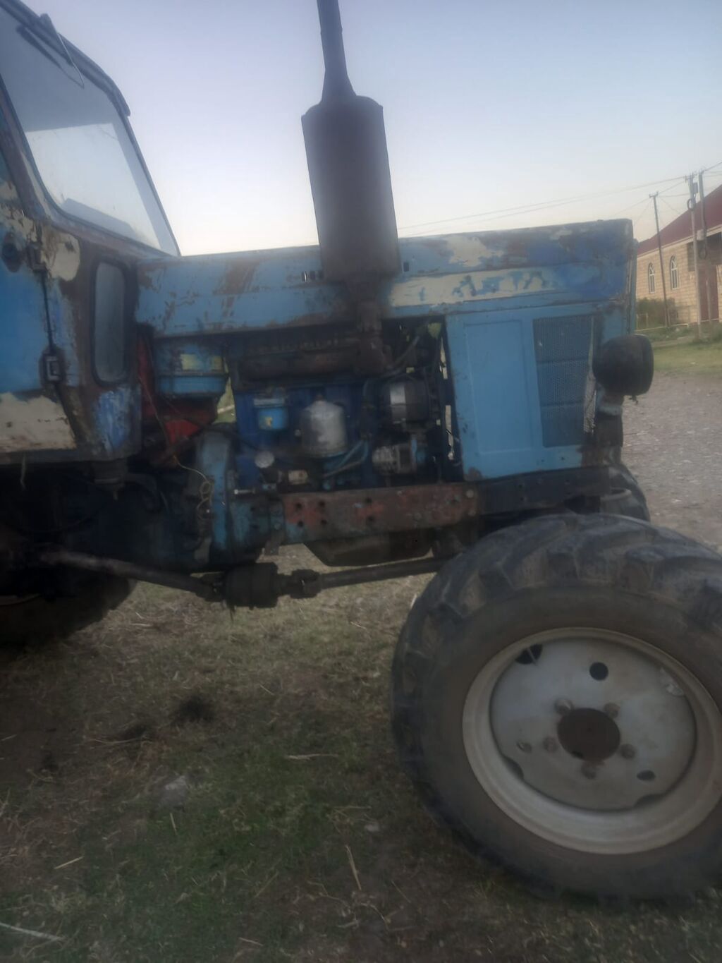 Mavi rəngli təkərli kənd təsərrüfatı traktoru. Texniki xüsusiyyətlər — Traktorlar, Goranboy (2)