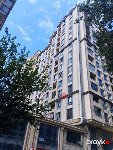 Satılır 3 otaqlı yeni tikili 148.3 m²