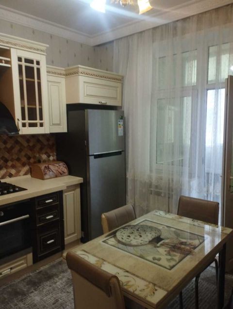 3-otaqlı yeni tikili kirayə verilir, Möhsün Sənani küç., 117 m² — Bakı