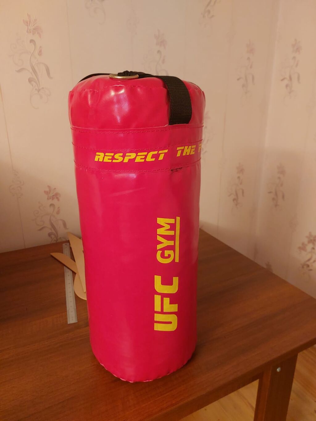 UFC GYM brendli qırmızı boks/kimya zərbə çantası və adidas 6 oz — İdman və istirahət, Qax
