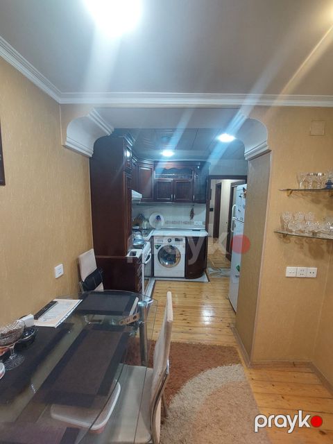Satılır 3 otaqlı köhnə tikili 55 m²
