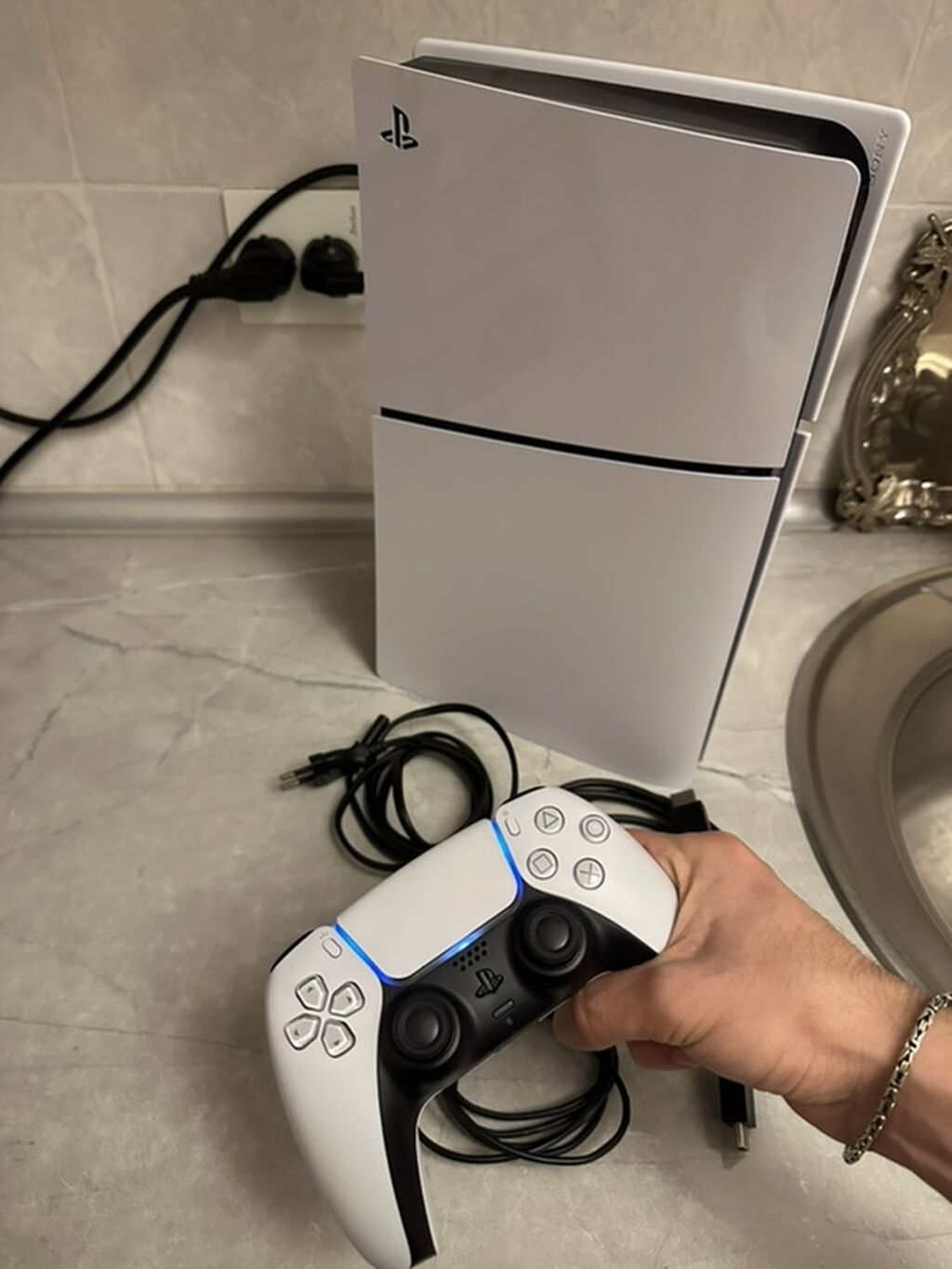 PlayStation 5 (PS5) oyun konsolu – ağ rəngli versiya İçinde 10-15 — Elektronika, Gəncə (2)